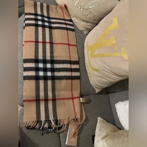 Authentic Burberry Cashmere 67” Fringe Nova check scarf.